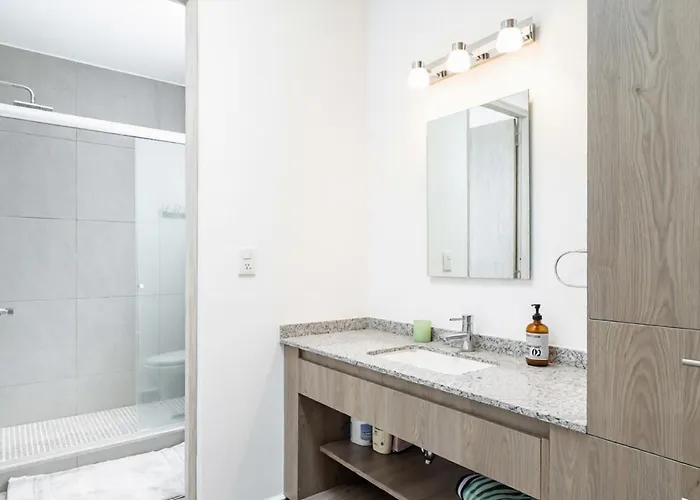 Casa de férias Stylish & Bright Contemporary 3bd I Pool! *