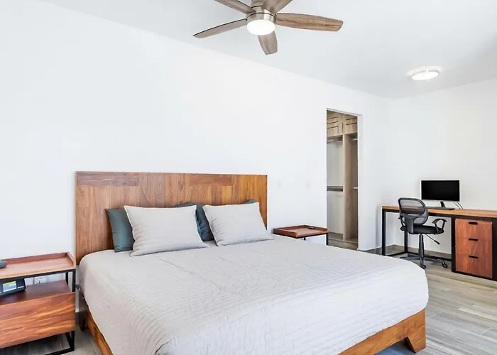 Stylish & Bright Contemporary 3bd I Pool! Casa de férias