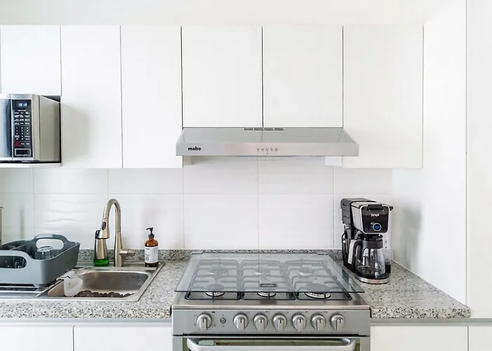 Stylish & Bright Contemporary 3bd I Pool! * Playa del Carmen