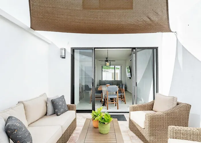 Stylish & Bright Contemporary 3bd I Pool! Casa de férias *