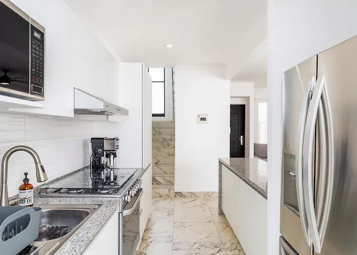 Stylish & Bright Contemporary 3bd I Pool! Playa del Carmen