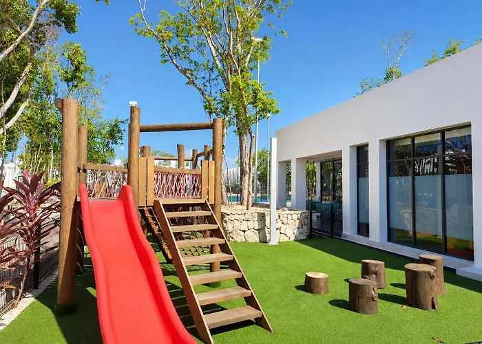 Stylish & Bright Contemporary 3bd I Pool! Casa de férias Playa del Carmen